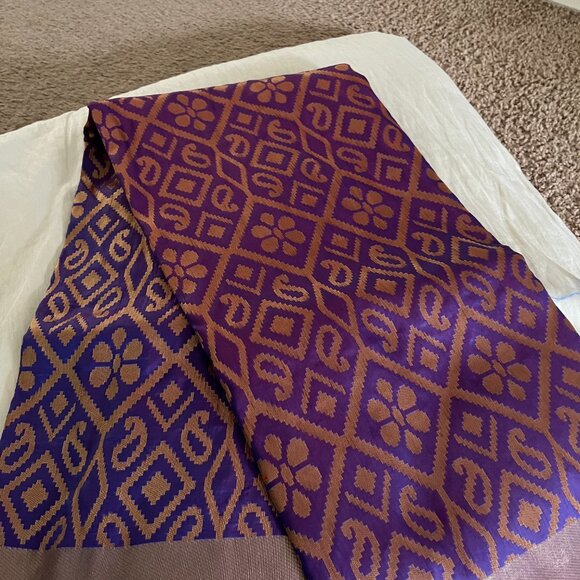 Purple Banarasi silk  Saree with allover  Gold Zari Work + Blouse fabric - Picture 3 of 15